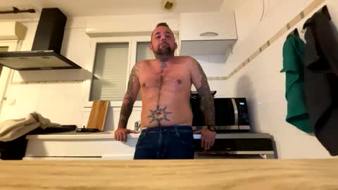 Snapshot of hollyandelon chatting on 09.25.25 hollyandelon online show from 09.25.25