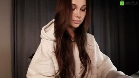 hollyextra online show from 11.11.25