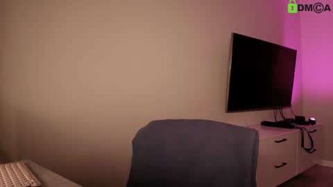 hollyextra online show from 11.20.25