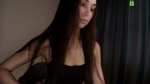 hollyextra online show from 02.19.26