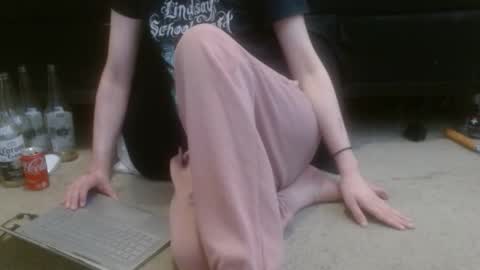 Holly Hawkes online show from 11.23.25