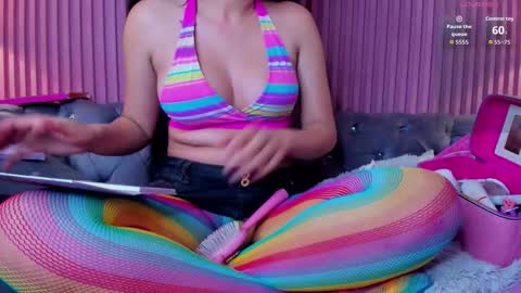 Snapshot of hollyhill_ chatting on 10.07.25 Holly online show from 10.07.25