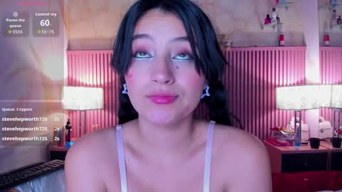 Snapshot of hollyhill_ chatting on 10.09.25 Holly online show from 10.09.25