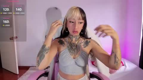 Holly Hudson     online show from 07.18.26
