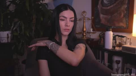 Holly Linder online show from 02.05.26