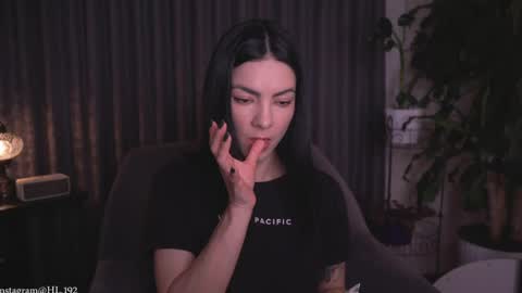 Holly Linder online show from 04.15.26