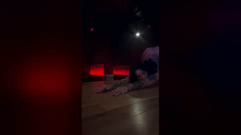 Snapshot of hollymadness chatting on 04.13.26 hollymadness online show from 04.13.26