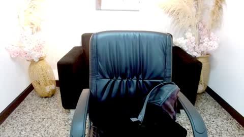 Holly online show from 12.17.24