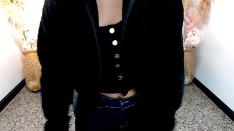 Holly online show from 01.23.25