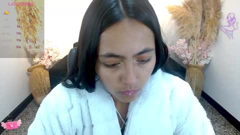 Holly online show from 02.05.25