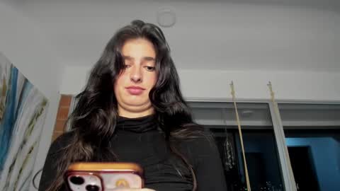 hollyshit_ online show from 12.29.24