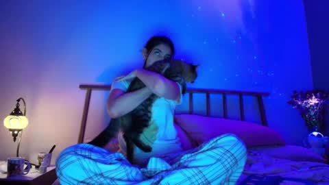 hollyshit_ online show from 09.18.25