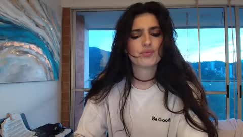 hollyshit_ online show from 09.28.25