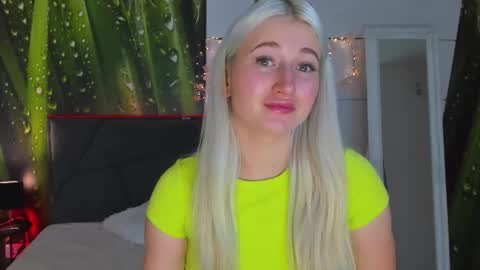 HollyTaillor online show from 10.22.25