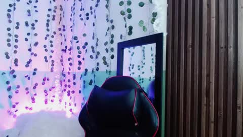 holly online show from 12.12.24