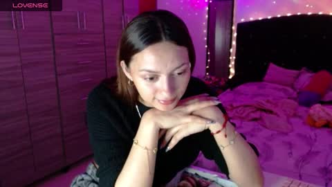 Snapshot of holy_juli2 chatting on 09.29.25 Juli online show from 09.29.25