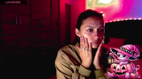 Snapshot of holy_juli2 chatting on 10.24.25 Juli online show from 10.24.25