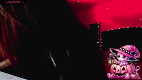 Snapshot of holy_juli2 chatting on 10.29.25 Juli online show from 10.29.25