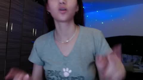 Snapshot of holy_julii chatting on 06.08.26 holy_julii online show from 06.08.26