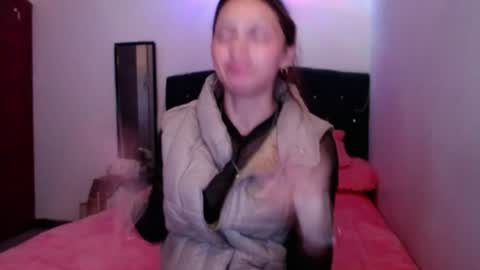 Snapshot of holy_julii chatting on 07.12.26 holy_julii online show from 07.12.26