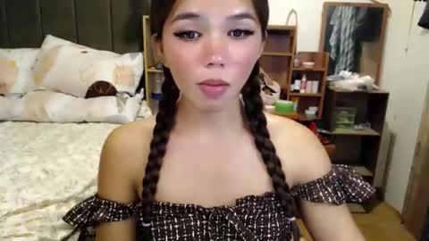 Snapshot of holy_molly1 chatting on 05.09.26 holy_molly1 online show from 05.09.26