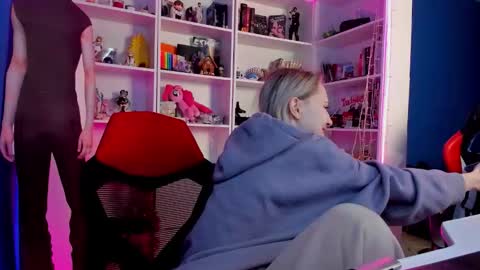 Snapshot of holy_rumi chatting on 01.18.26 Rumi online show from 01.18.26