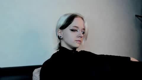 Miss Silvia   GMT2  Tuesday - Saturday  0900am-1600pm online show from 02.28.25
