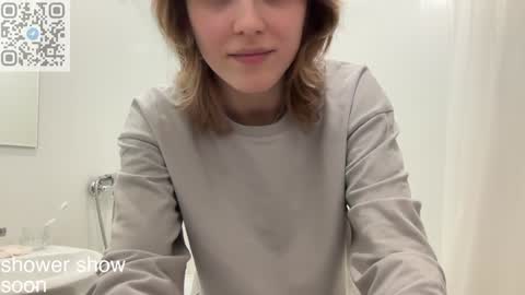 Snapshot of holydori chatting on 12.23.24 dori not holy get my tg channel with link from description under last photo online show from 12.23.24