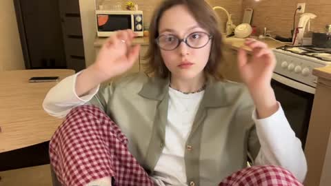 Snapshot of holydori chatting on 02.06.25 dori not holy get my tg channel with link from description under last photo online show from 02.06.25