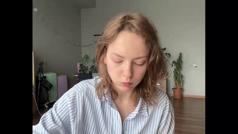Snapshot of holydori chatting on 09.10.25 dori not holy get my tg channel with link from description under last photo online show from 09.10.25