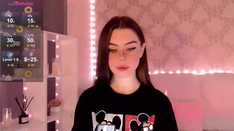 Mia online show from 10.03.25