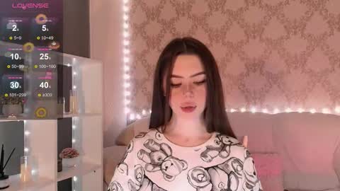 Mia online show from 11.29.25