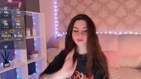 Mia online show from 04.14.26