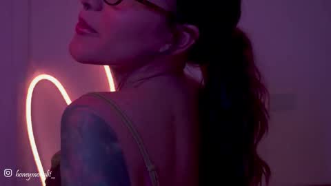 honeeeey_ online show from 09.25.25