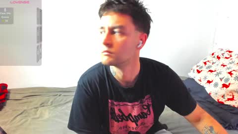 Snapshot of honestandrew chatting on 01.08.25 Andrew online show from 01.08.25