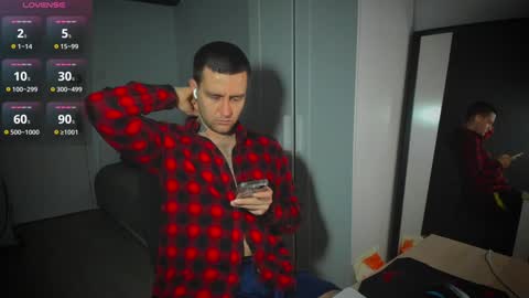 Snapshot of honestandrew chatting on 02.02.25 Andrew online show from 02.02.25