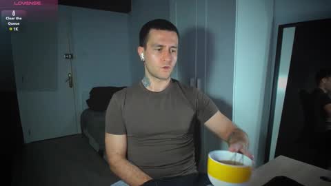 Snapshot of honestandrew chatting on 02.10.25 Andrew online show from 02.10.25