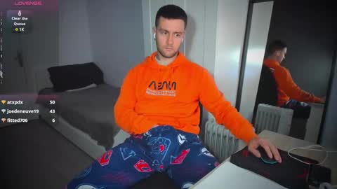 Snapshot of honestandrew chatting on 03.12.25 Andrew online show from 03.12.25