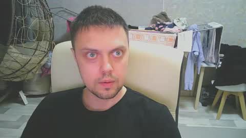 Snapshot of honesttojoy chatting on 02.06.25 Henry online show from 02.06.25