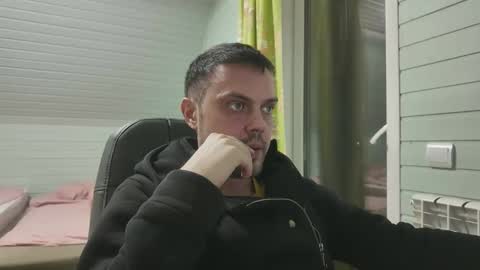 Snapshot of honesttojoy chatting on 10.18.25 Henry online show from 10.18.25