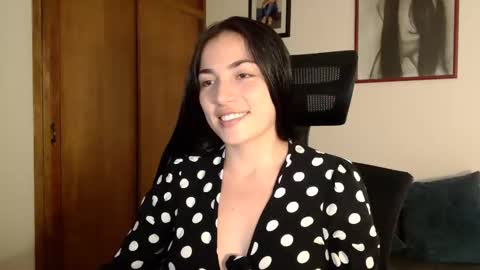 Honey Aynu online show from 04.21.26
