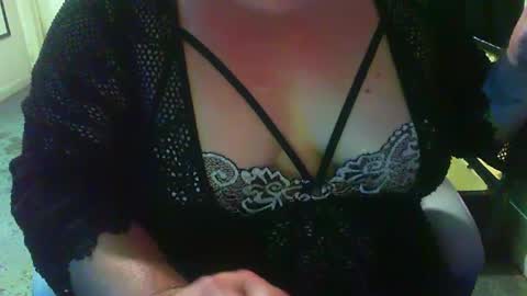 honey bee    online show from 09.27.25