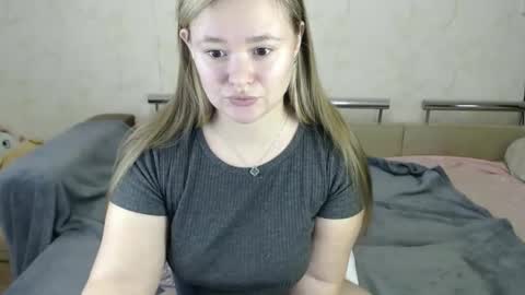Snapshot of honey_caramelle chatting on 02.02.25 honey_caramelle online show from 02.02.25