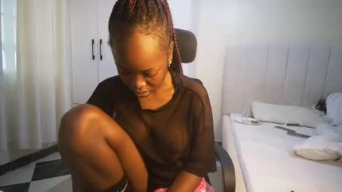 Snapshot of honey_drop1 chatting on 04.24.26 honey drop online show from 04.24.26