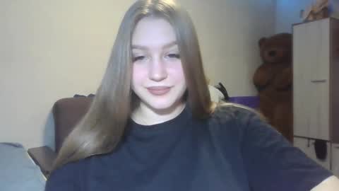 Snapshot of honey_lolaaa chatting on 10.23.25 honey_lolaaa online show from 10.23.25