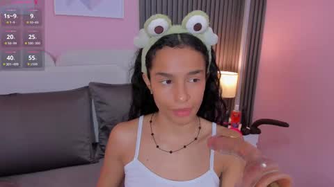 honey_sofii_ online show from 10.05.25