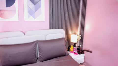 honey_sofii_ online show from 10.17.25