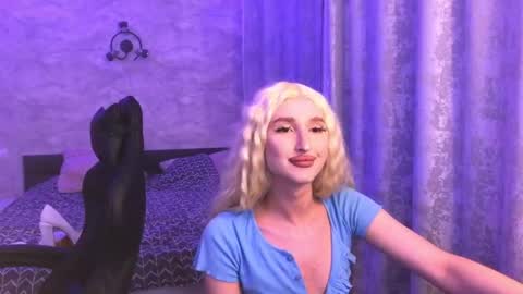 Snapshot of honey_sunset chatting on 09.15.25 honey_sunset online show from 09.15.25