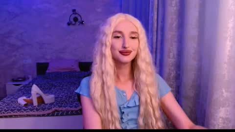 Snapshot of honey_sunset chatting on 09.21.25 honey_sunset online show from 09.21.25