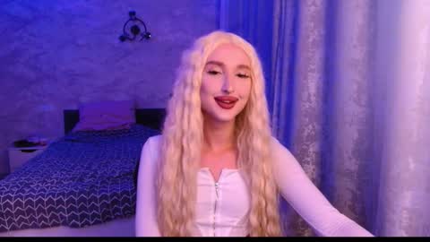 Snapshot of honey_sunset chatting on 09.22.25 honey_sunset online show from 09.22.25